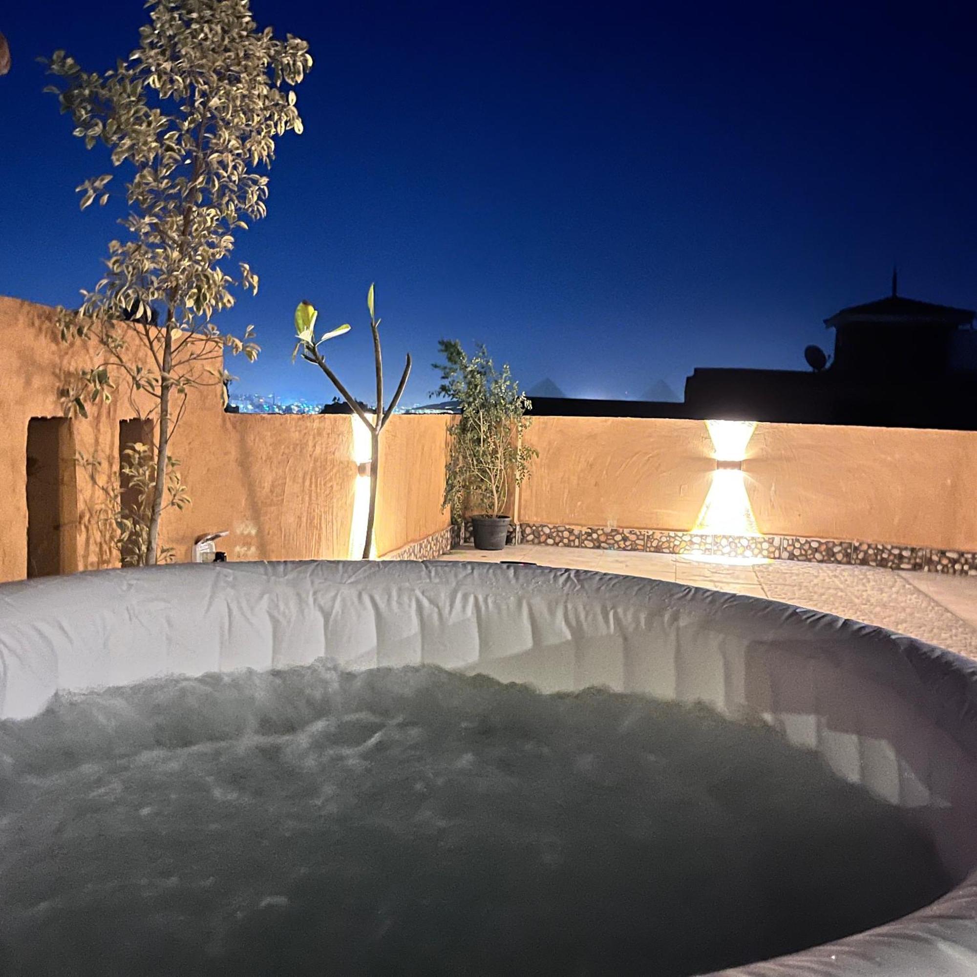 Boho Getaway With Pyramids View & Jacuzzi Apartment Giza Luaran gambar