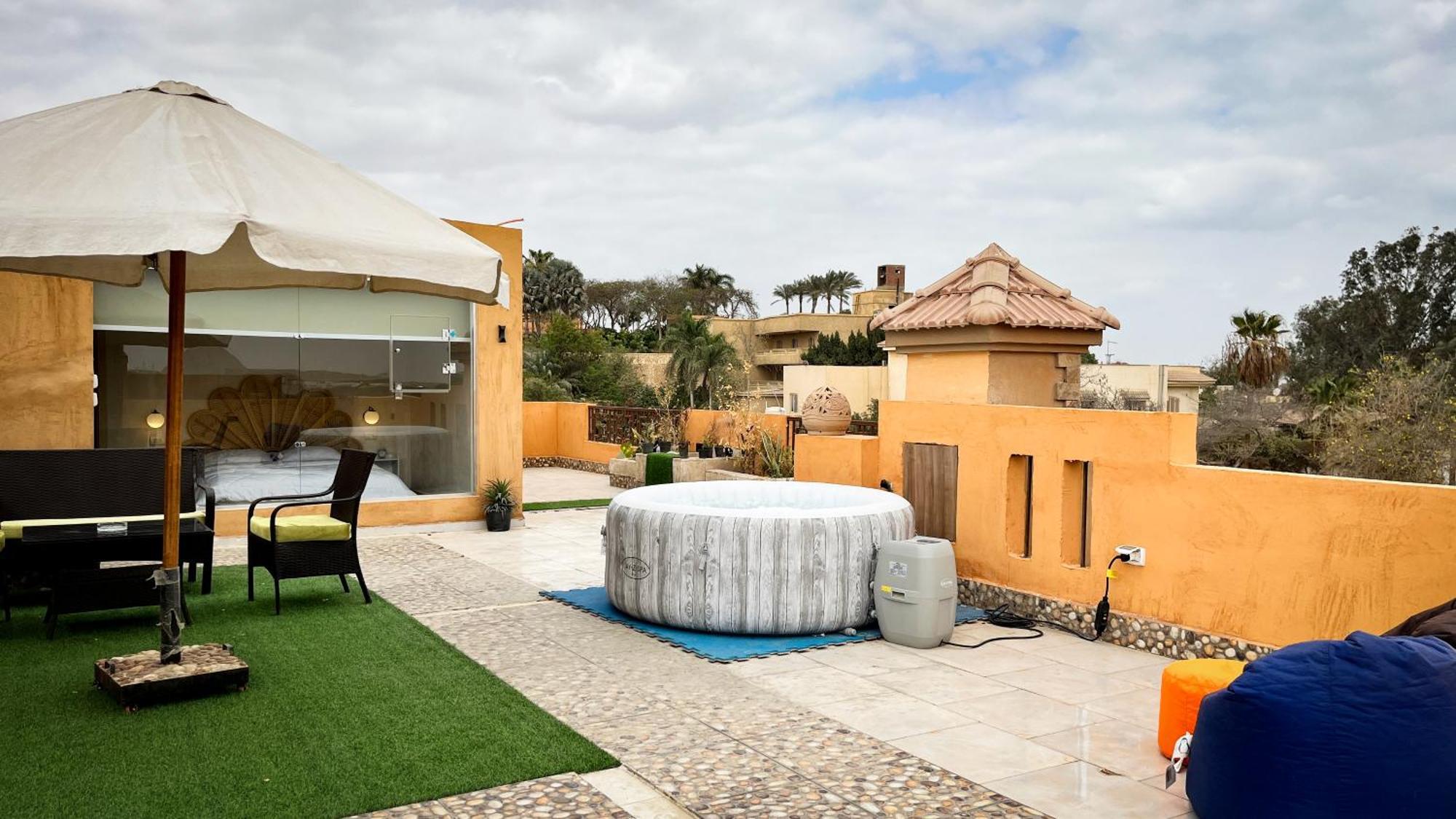 Boho Getaway With Pyramids View & Jacuzzi Apartment Giza Luaran gambar